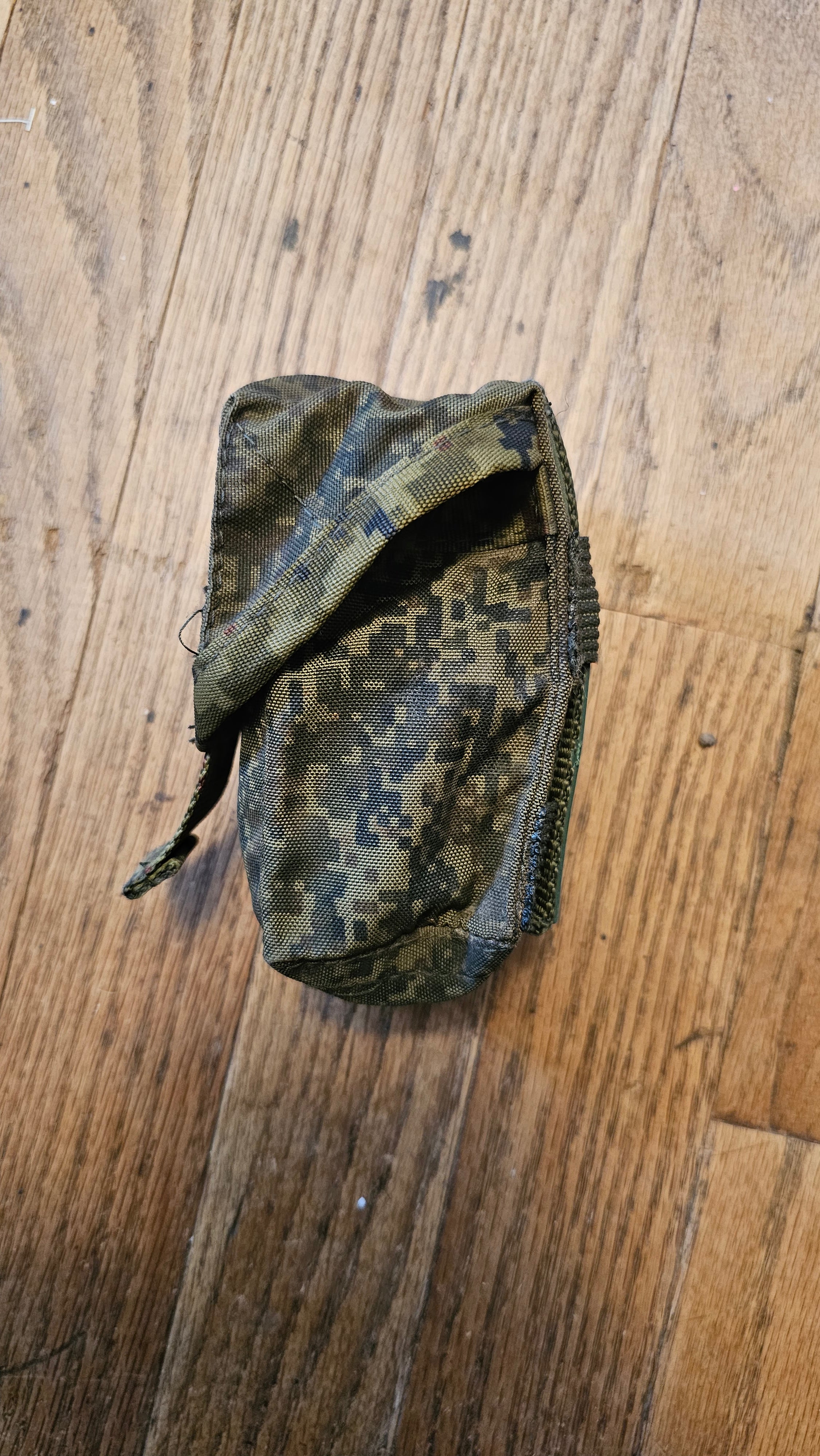 Russian Army Grenade Pouch - EMR Camo